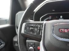 2024 GMC Sierra 3500HD 4WD Crew Cab | FLAT DECK | LOW KMS!! - Photo 18