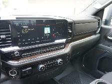 2024 GMC Sierra 3500HD 4WD Crew Cab | FLAT DECK | LOW KMS!! - Photo 21