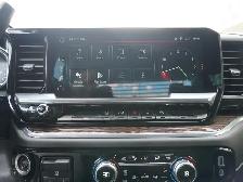 2024 GMC Sierra 3500HD 4WD Crew Cab | FLAT DECK | LOW KMS!! - Photo 23
