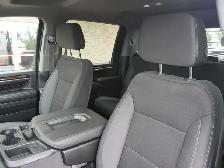 2024 GMC Sierra 3500HD 4WD Crew Cab | FLAT DECK | LOW KMS!! - Photo 30