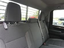 2024 GMC Sierra 3500HD 4WD Crew Cab | FLAT DECK | LOW KMS!! - Photo 36