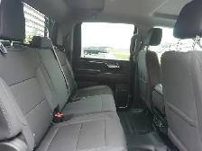 2024 GMC Sierra 3500HD 4WD Crew Cab | FLAT DECK | LOW KMS!! - Photo 37