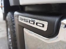 2024 GMC Sierra 3500HD 4WD Crew Cab | FLAT DECK | LOW KMS!! - Photo 46