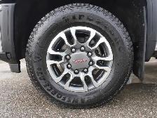 2024 GMC Sierra 3500HD 4WD Crew Cab | FLAT DECK | LOW KMS!! - Photo 48