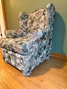 Wing Back Chair - Photo 3