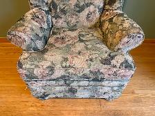 Wing Back Chair - Photo 4