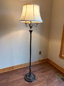 Beautiful Floor Lamp - Photo 10
