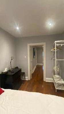 DOWNTOWN TORONTO, BATHURST & DUNDAS, 2 BED, 1 BATH APT FOR RENT - Photo 5
