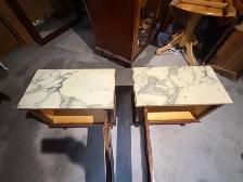 Free delivery antique pair of Vintage Marble Top Nightstands - Photo 2