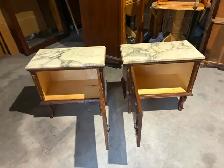 Free delivery antique pair of Vintage Marble Top Nightstands - Photo 3
