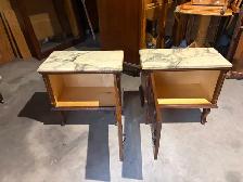 Free delivery antique pair of Vintage Marble Top Nightstands - Photo 6