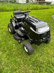 LAWN TRACTOR
