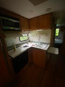 1998 Terry Travel Trailer – 32 ft – Slide-Out - Photo 4