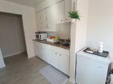 Beautiful Renovated 2-Bedroom Apartment - Photo 7