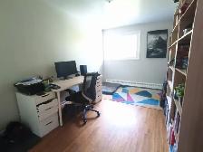 Beautiful Renovated 2-Bedroom Apartment - Photo 8