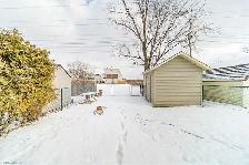 236 St Augustine Dr, St. Catharines - 3 Bedroom Main Unit - Photo 3