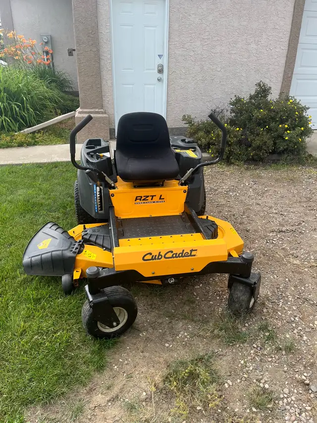 Cub Cadet RZT L Zero Turn Mower