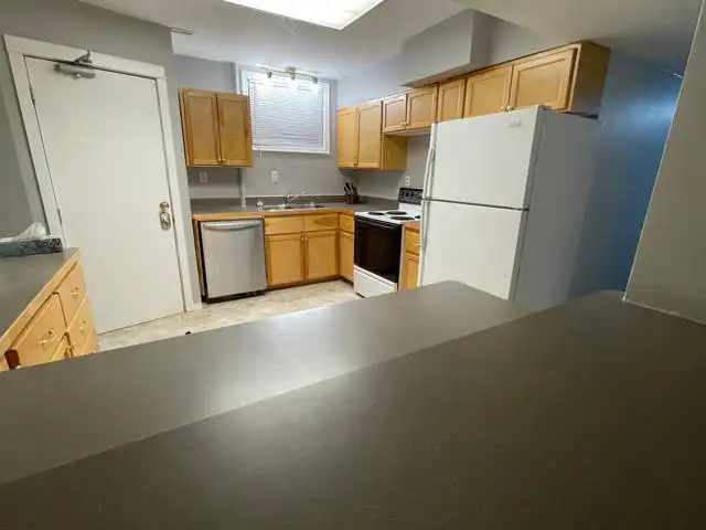 3 Bedroom  Lower Level House in Adelaide/Churchill Area