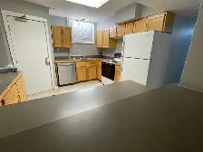 3 Bedroom  Lower Level House in Adelaide/Churchill Area