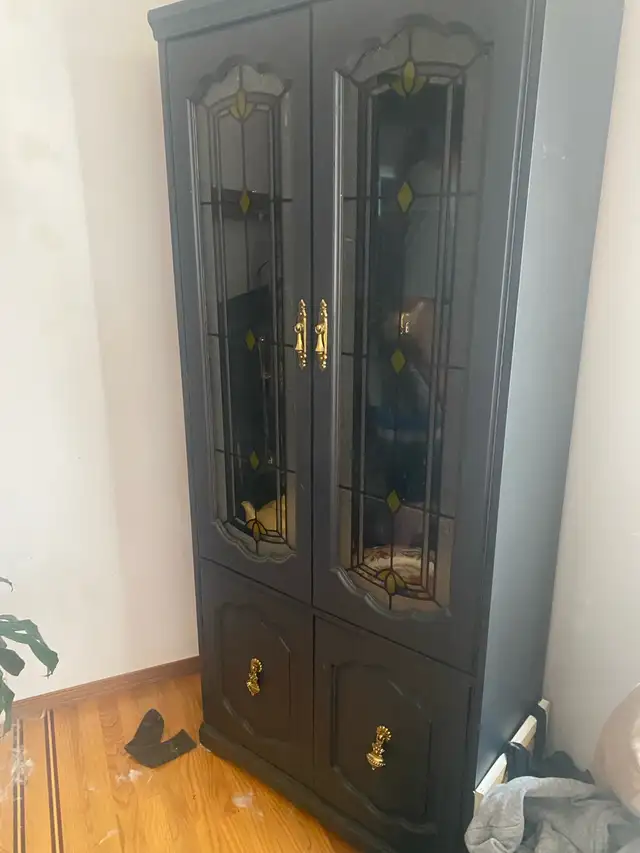 Decrative Glass Cabniet