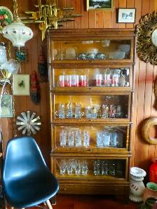 PAST and PRESENT ANTIQUES - FUN COOL COLLECTIBLES for the  HOME - Photo 8