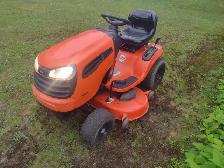 Tracteur a gazon ARIENS 22 hp 2 cylindres 46 '' de coupe - Photo 2