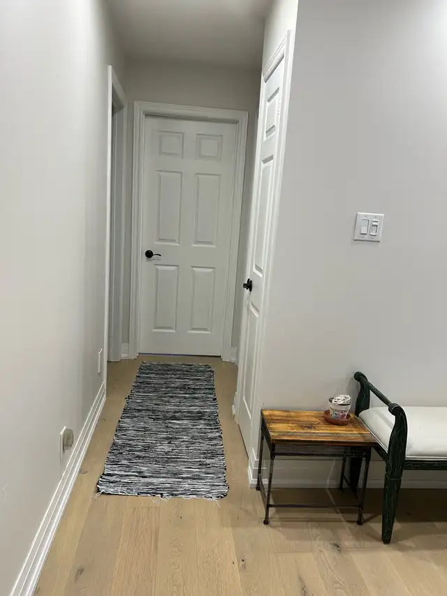 ONE PRIVATE ROOM - Female household