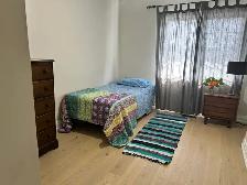 ONE PRIVATE ROOM - Female household - Photo 5