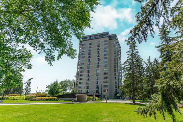 Stunning Luxury Condo in Desirable Tuxedo