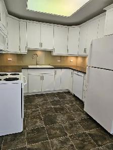 Stunning Luxury Condo in Desirable Tuxedo - Photo 11