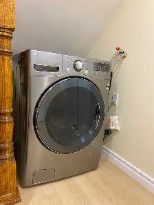 $1200-Master bedroom with private bathroom in Steeles/Bathurst - Photo 10