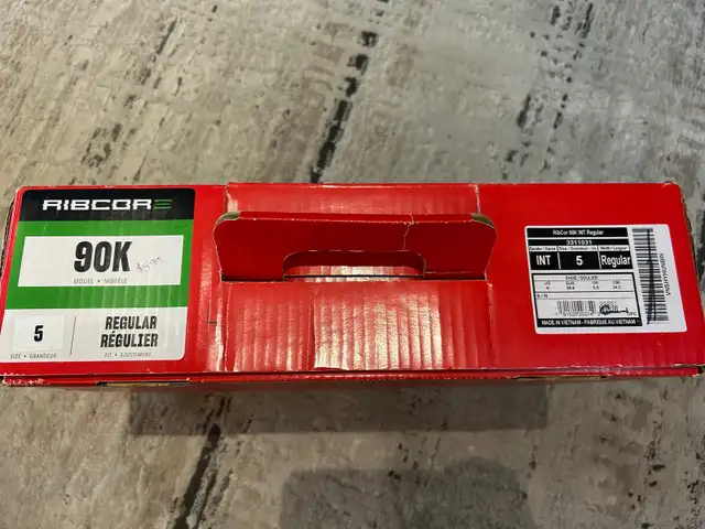 CCM Ribcore 90K Skates - Size 5 - Reg fit
