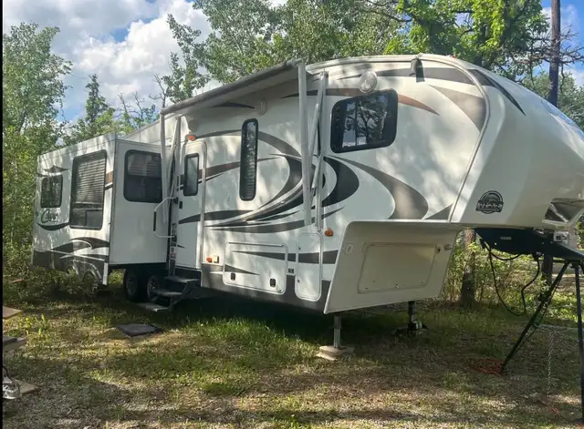2013 Keystone Cougar XLite 29RET