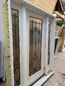 Exterior entry door with sidelites! - Photo 4