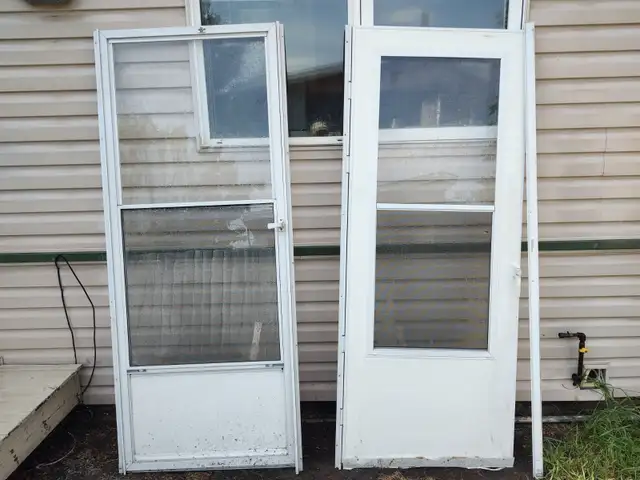 Storm doors 32 x 80