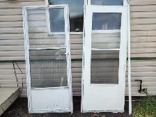 Storm doors 32 x 80 - Photo 2