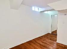 Renovated Bright 1 Bedroom Suite | Private Entrance | Vaughan - Photo 16