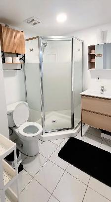 Renovated Bright 1 Bedroom Suite | Private Entrance | Vaughan - Photo 17