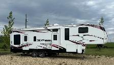 2011 Keystone Fuzion FZ322 Toy Hauler