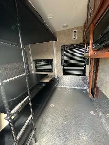 2011 Keystone Fuzion FZ322 Toy Hauler - Photo 9