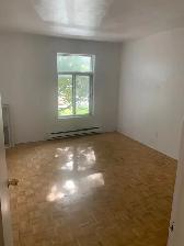 3 Chambres Entièrement Rénové — Calme, Lumineux et Près du Métro - Photo 6