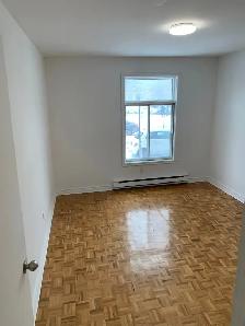 3 Chambres Entièrement Rénové — Calme, Lumineux et Près du Métro - Photo 8