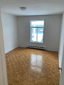 3 Chambres Entièrement Rénové — Calme, Lumineux et Près du Métro - Photo 9