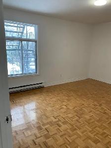 3 Chambres Entièrement Rénové — Calme, Lumineux et Près du Métro - Photo 10