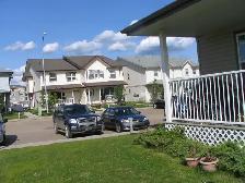 Huge Master Bedroom in Timberlea Townhouse for Rent - Photo 2
