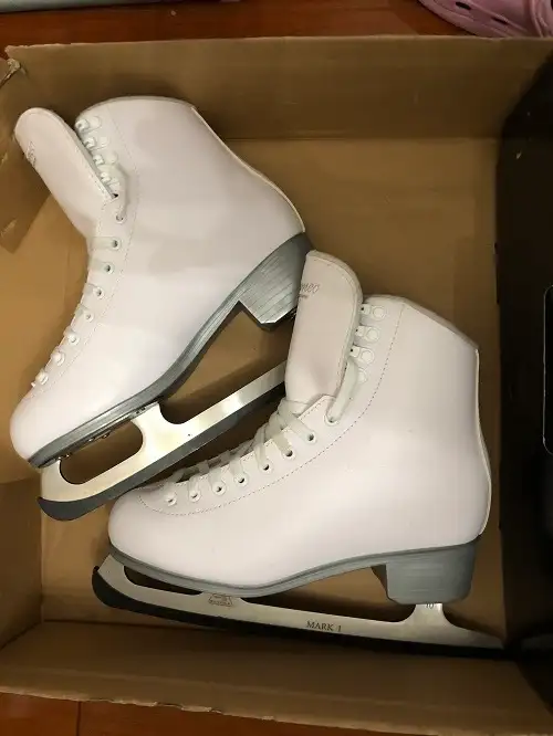 Cameo by Jackson  Figure Skates, Women,Size 8