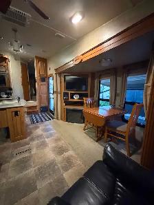 2014 Rockwood Signature 5th Wheel RV - Photo 4