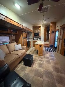 2014 Rockwood Signature 5th Wheel RV - Photo 5