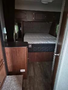 Travel Trailer - Photo 10