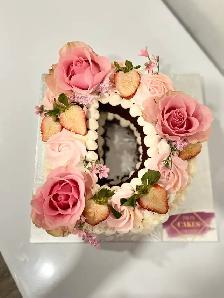 Letter cakes, custom cakes, Floral cakes - Photo 5